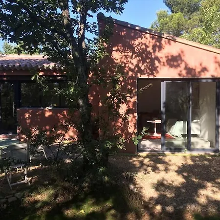 Luberon : Maison Pres De Et Gordes Holiday home Joucas